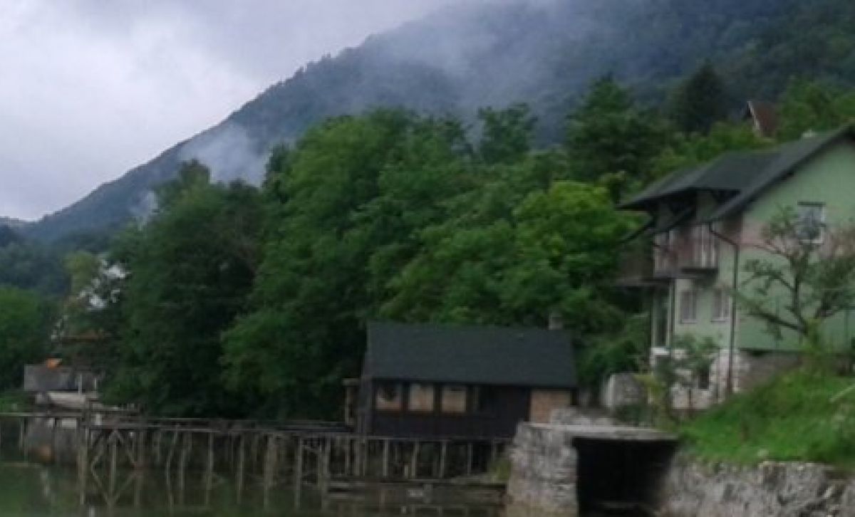 House on Zvornik Lake / near Bosnian border