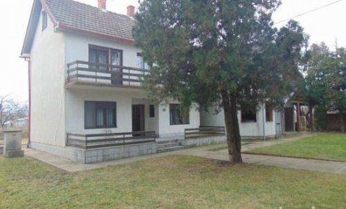 House  near  Belgrade / Obrenovac Urovci